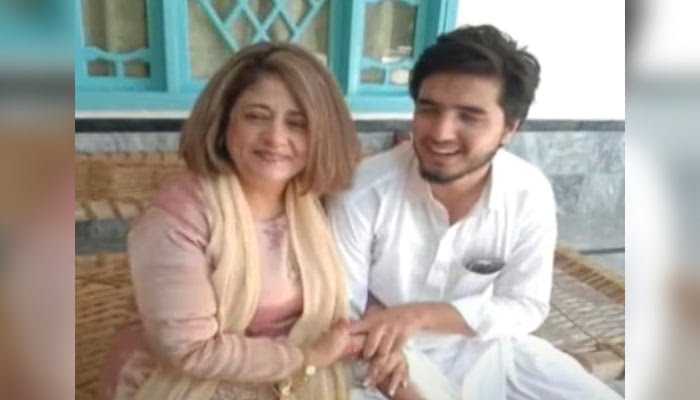 49-Year-Old Mexican Woman Come to Pakistan to Marry sn 18-Year-Old KP Boy