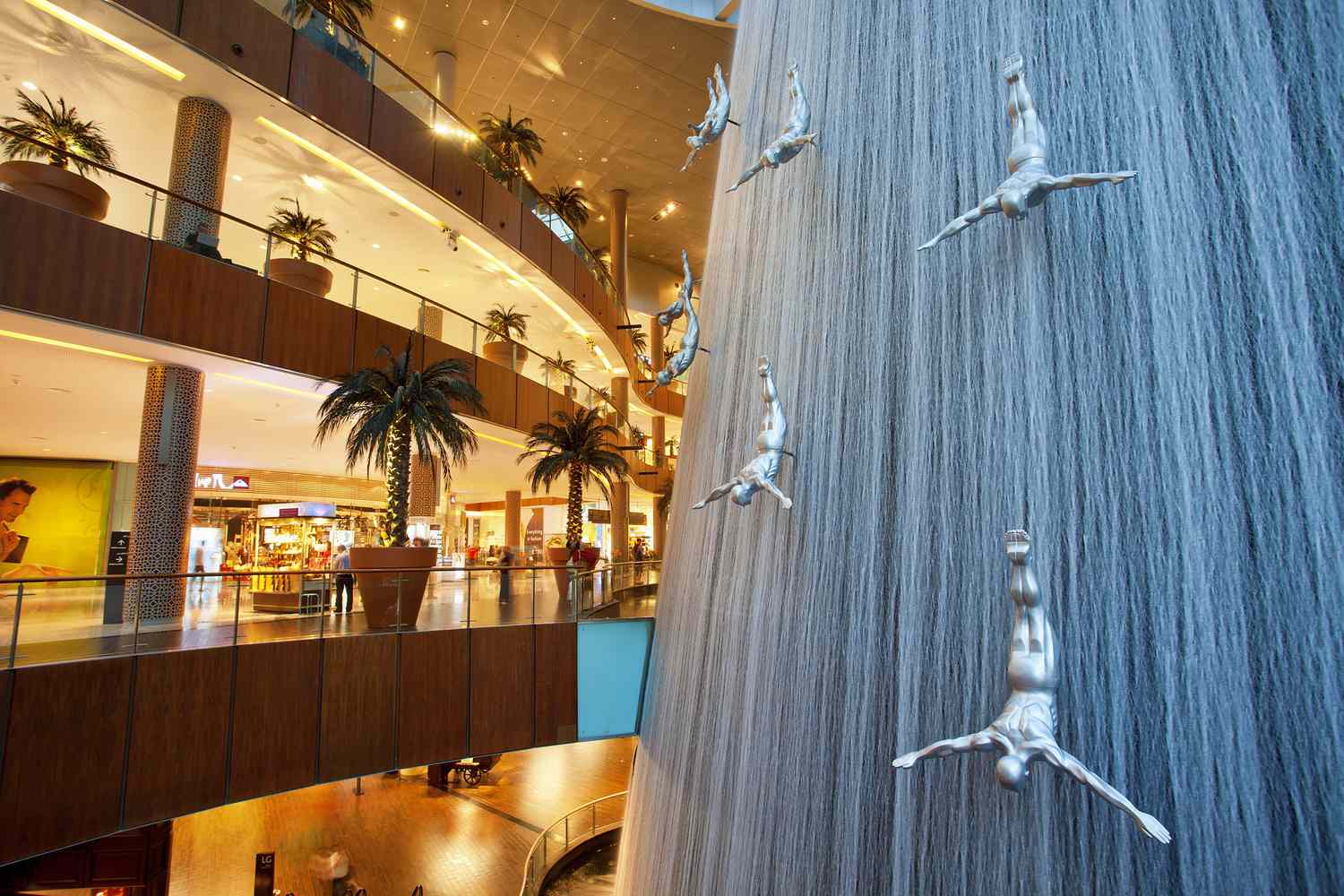 Dubai Mall Jobs: Up to 7,000 Dirhams Salary