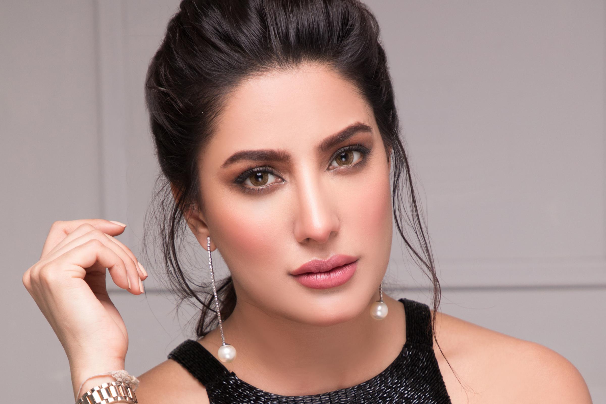Mehwish Hayat Stuns in Striped T-Shirt and Jeans