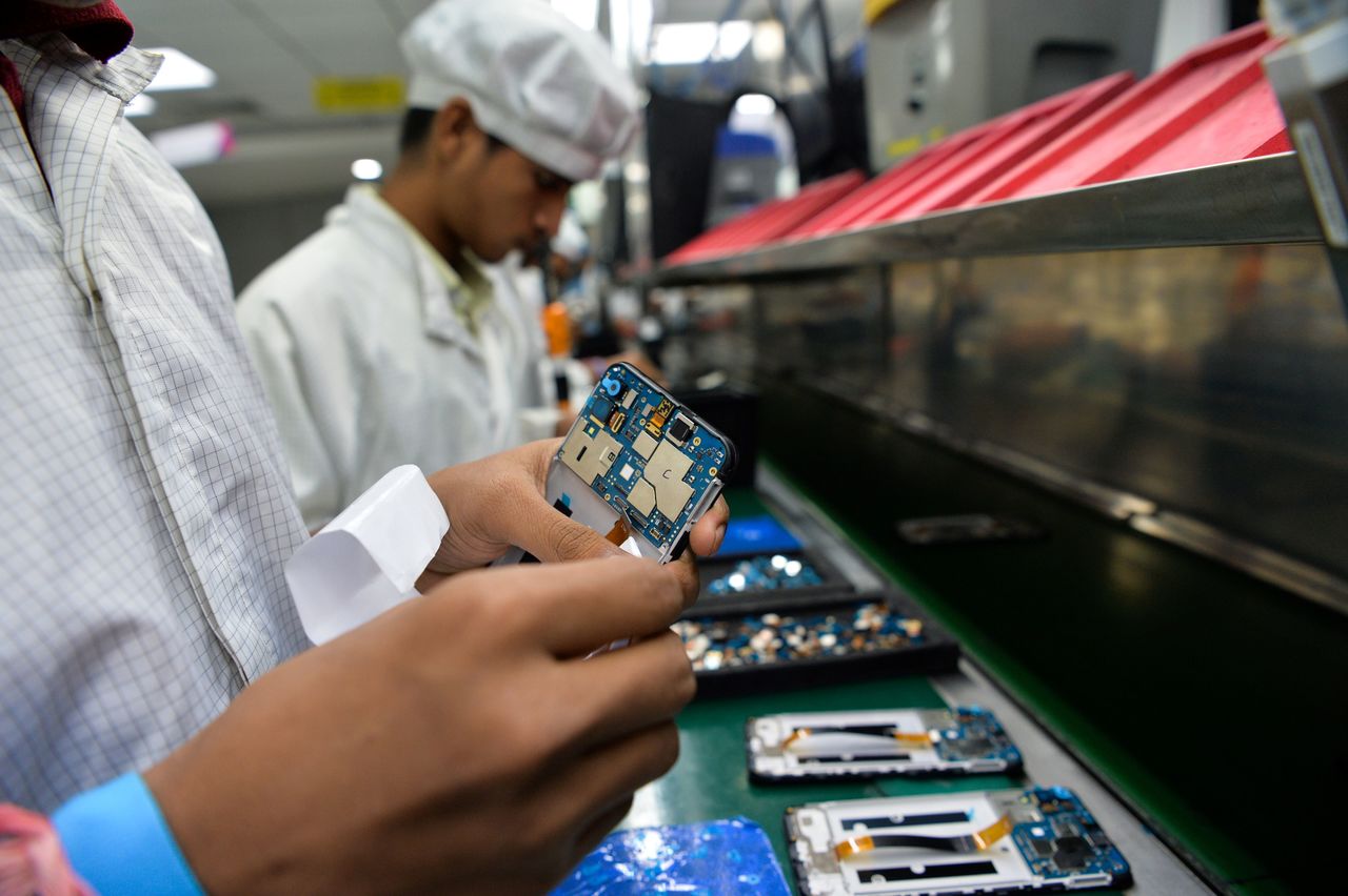 Pakistan's Local Mobile Phone Production