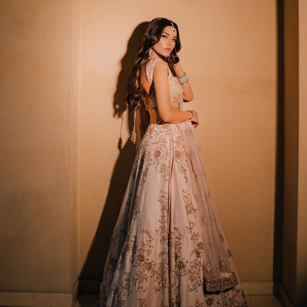 Sadia Khan's Bridal Photoshoot: A Blend of Tradition and Elegance