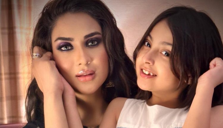 Fiza Ali's Parenting Style in Spotlight Due to Viral Video