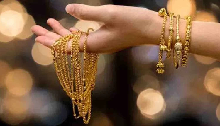 Gold Prices Rally in Pakistan, Surpassing Rs. 223,000 per Tola Mark