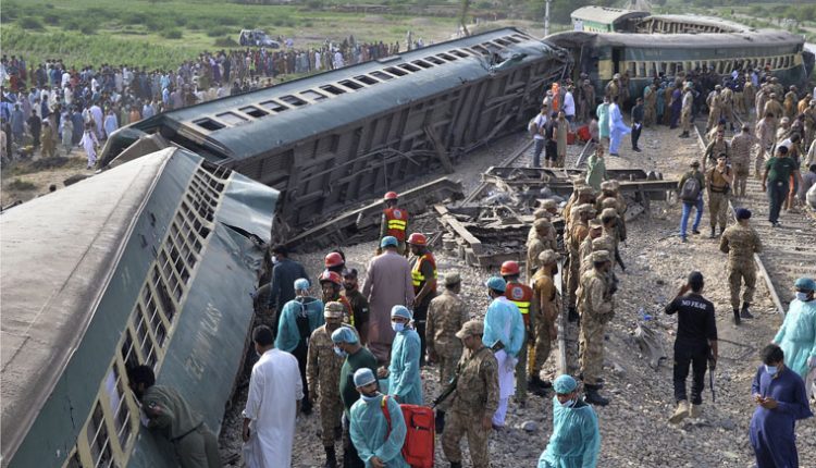 UAE Extends Condolences and Support to Pakistan Following Tragic Train Derailment