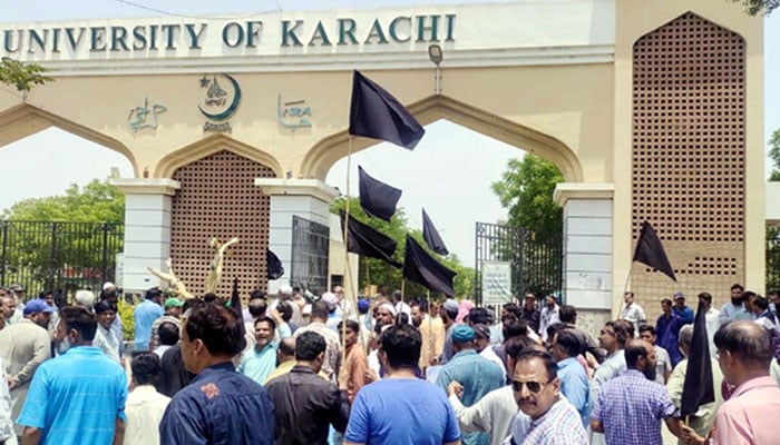 Karachi University Professors End Class Boycott