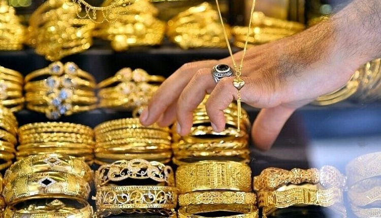 Gold Price Plummets in Pakistan - Causes and Implications
