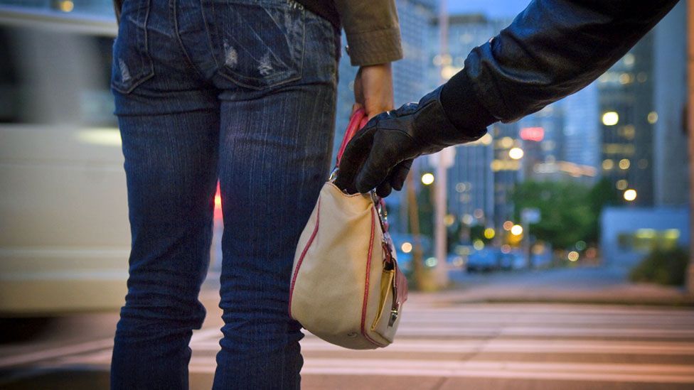 Peshawar Police Crackdown: Female Pickpocket Gang Busted in BRT System