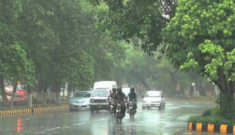 لاہور کے مختلف علاقوں میں صبح سویرے موسلادھار بارش