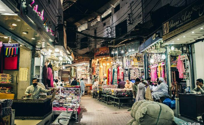 Shopkeepers in Islamabad React to the Proposal of Closing Shops in the Evening