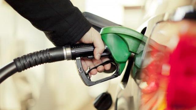 16 اکتوبر سے پٹرول اور ڈیزل کی قیمتیں کم ہونے کا امکان