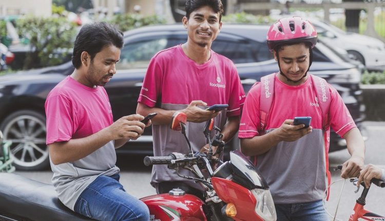 Get free petrol for your ride! Bahria Town and JDC team up to support Foodpanda riders in Karachi, bringing relief during tough times of soaring fuel costs.