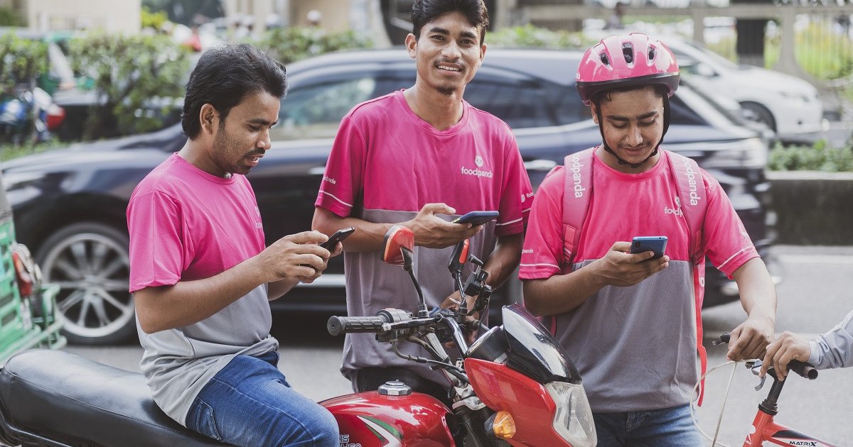 Get free petrol for your ride! Bahria Town and JDC team up to support Foodpanda riders in Karachi, bringing relief during tough times of soaring fuel costs.