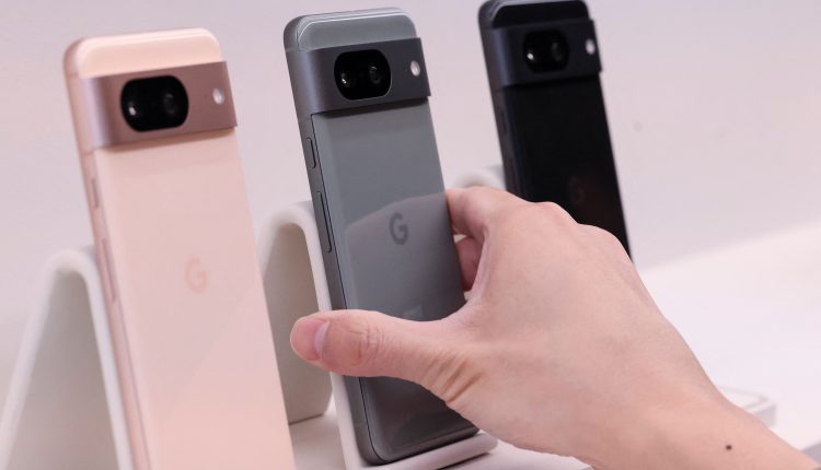 Google's Pixel 8: AI-Powered Smartphones & Smartwatch Breakthrough