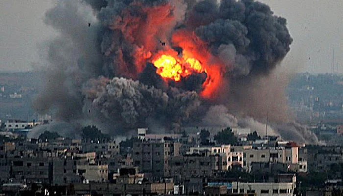 غزہ پر اسرائیل کے حملوں میں تیزی، شہید فلسطینیوں کی تعداد 900 سے زائد ہوگئی