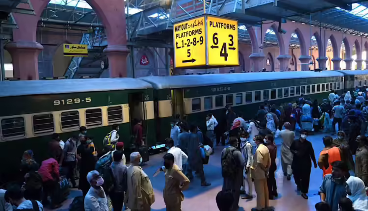 Pakistan Railways to Introduce Smart Railway Cars on Key Routes